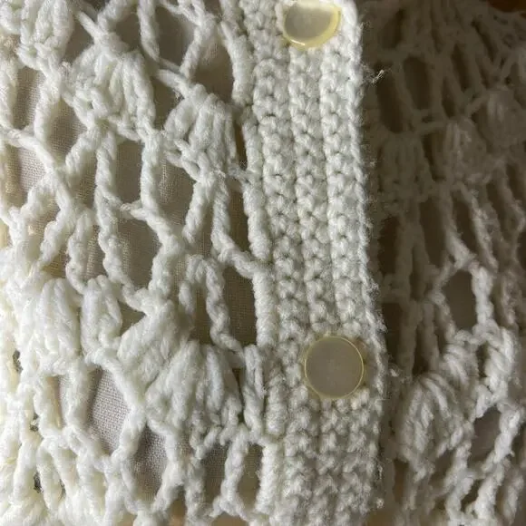 60’s White Cream Crocheted Open Knit Fringe Button Front Vintage Boho Poncho - Picture 6 of 10